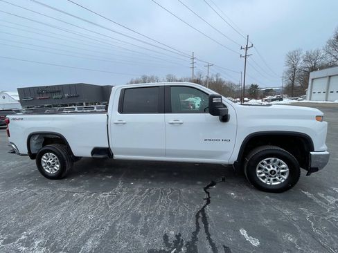Used 2025 Chevrolet Silverado 2500 LT w/ Convenience Package AWD/4WD image 7