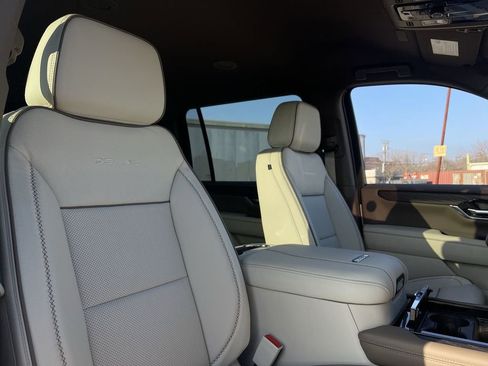 New 2026 GMC Yukon XL Denali w/ LPO, Floor Liner Package image 28