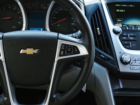 Used 2017 Chevrolet Equinox Premier w/ Enhanced Convenience Package AWD/4WD image 21