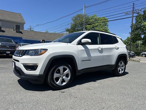 Used 2020 Jeep Compass Latitude w/ Cold Weather Group AWD/4WD image 1