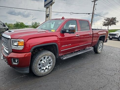 Used 2019 GMC Sierra 2500 Denali w/ Duramax Plus Package AWD/4WD image 1