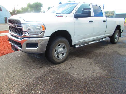 Used 2024 RAM 2500 Tradesman w/ Chrome Appearance Group image 5