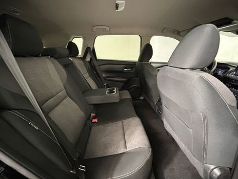 Used 2024 Nissan Rogue SV image 17