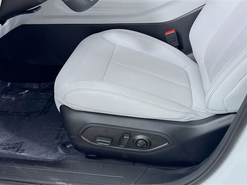 New 2026 Jeep Cherokee Limited image 18