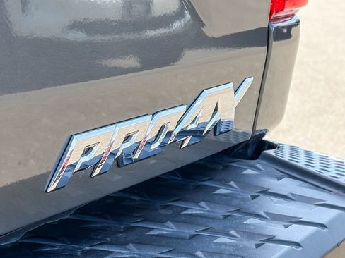 Used 2019 Nissan Titan PRO-4X w/ Pro-4x Convenience Package AWD/4WD image 10