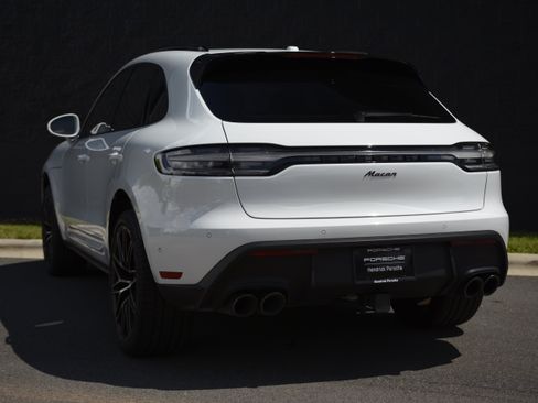Used 2026 Porsche Macan AWD/4WD image 3