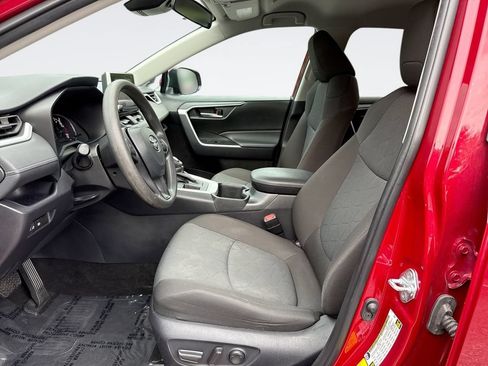 Used 2025 Toyota RAV4 XLE FWD image 13