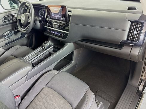 Used 2025 Nissan Pathfinder SV FWD image 36