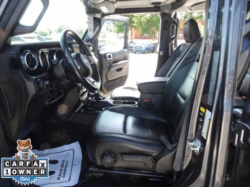 Used 2022 Jeep Wrangler Unlimited Sahara AWD/4WD image 27