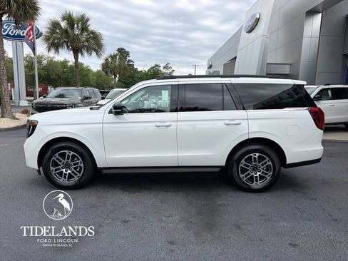 New 2026 Ford Expedition Active RWD image 4