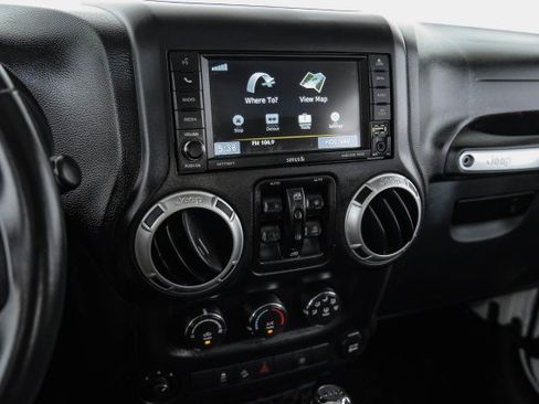 Used 2014 Jeep Wrangler Unlimited Sahara w/ Dual Top Group AWD/4WD image 24
