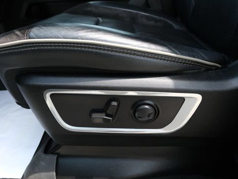 Used 2023 RAM 1500 Laramie AWD/4WD image 25