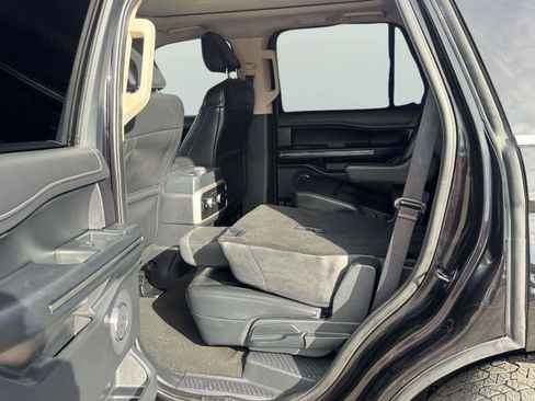 Used 2023 Ford Expedition XLT AWD/4WD image 41
