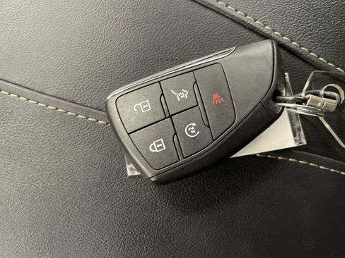 Certified 2025 GMC Acadia Elevation image 32