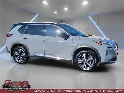 Used 2021 Nissan Rogue SL w/ Premium Package image 7