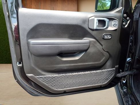 Used 2024 Jeep Gladiator Sport AWD/4WD image 21