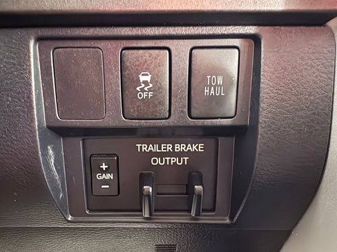 Used 2018 Toyota Tundra SR5 w/ TRD Off Road Package AWD/4WD image 25