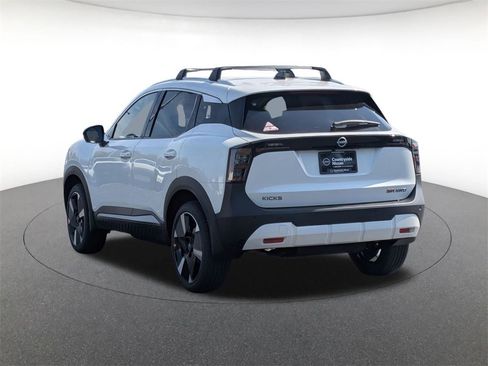New 2026 Nissan Kicks SR w/ Cold Weather Package image 7