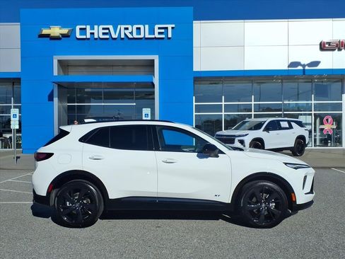 Used 2025 Buick Envision Sport Touring image 22