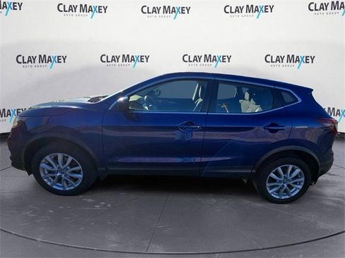 Used 2021 Nissan Rogue Sport S image 2
