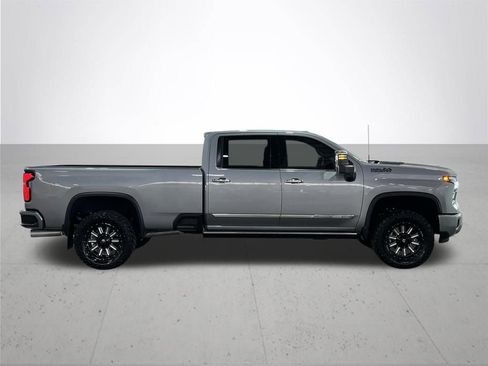 Used 2025 Chevrolet Silverado 3500 High Country w/ High Country Premium Package AWD/4WD image 9