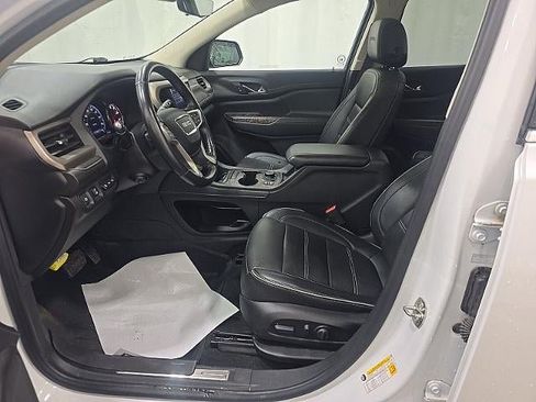 Used 2022 GMC Acadia Denali w/ GMC Pro Grade Package AWD/4WD image 2