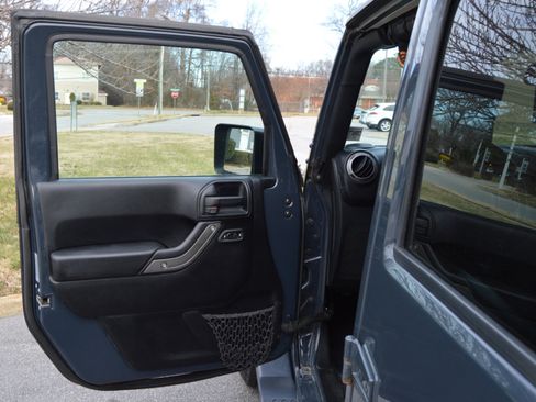 Used 2017 Jeep Wrangler Unlimited Sport w/ Quick Order Package 24S image 11