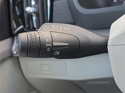 Used 2025 Volvo XC90 B6 Ultra w/ Protection Package Premier image 31