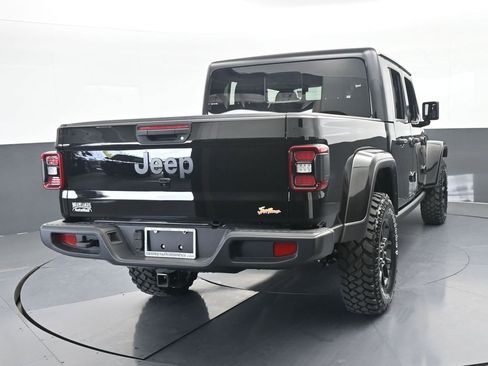 Used 2024 Jeep Gladiator Mojave AWD/4WD image 5