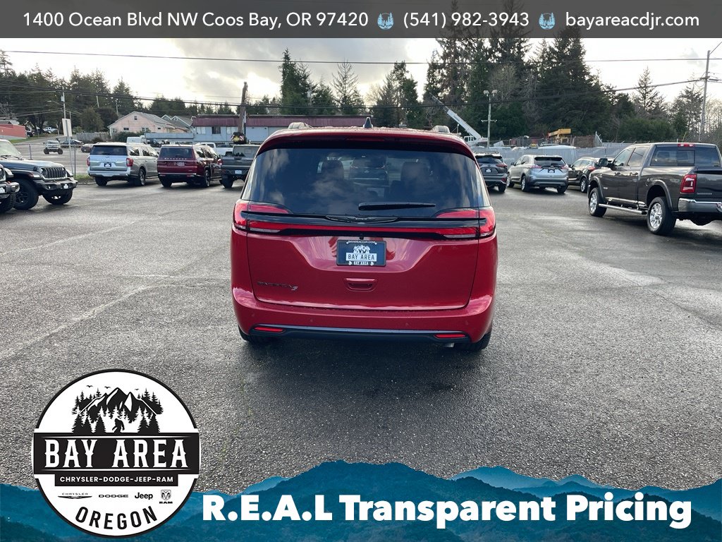 New 2026 Chrysler Pacifica Select w/ S Appearance Package FWD image 6