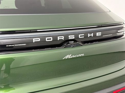 Certified 2026 Porsche Macan Electric RWD image 17
