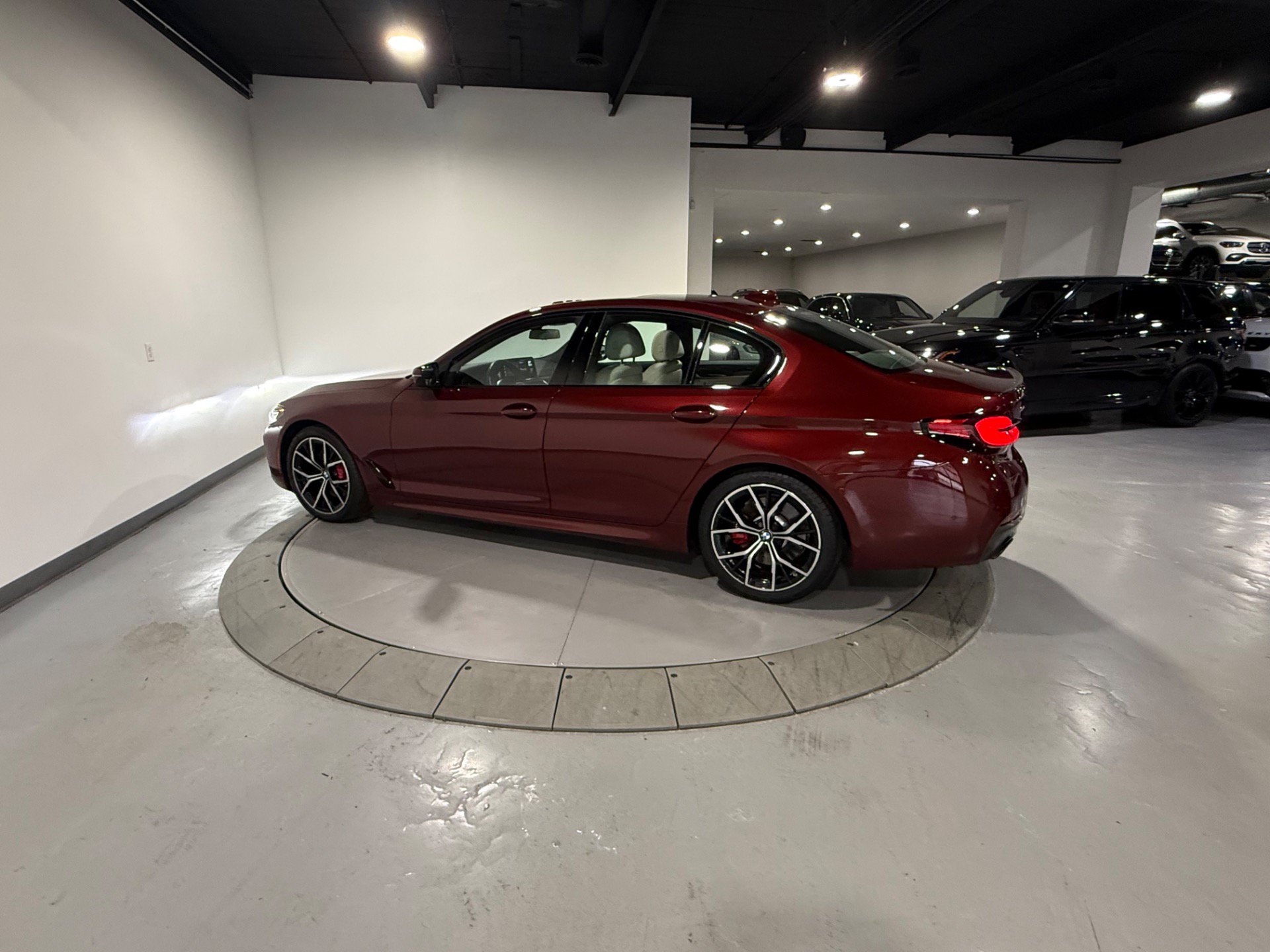 Used 2023 BMW 530i xDrive w/ M Sport Package AWD/4WD image 18