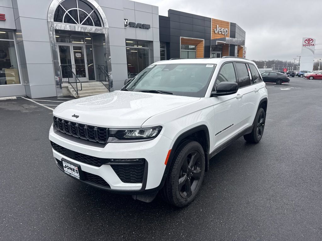 New 2026 Jeep Grand Cherokee Limited w/ Limited Altitude Package AWD/4WD image 1