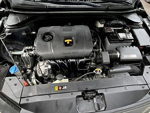 Used 2019 Hyundai Elantra SEL image 9