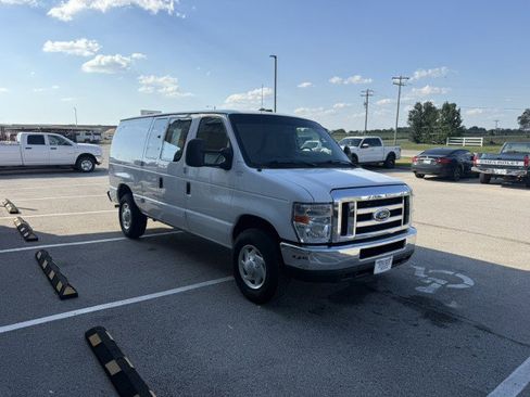 Used 2013 Ford E-250 and Econoline 250 w/ PWR Group image 3