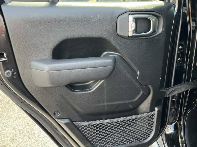 Certified 2026 Jeep Gladiator Mojave AWD/4WD image 18