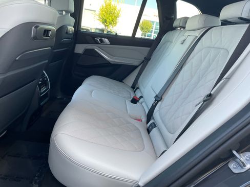 New 2026 BMW X5 M60i w/ Executive Package image 8