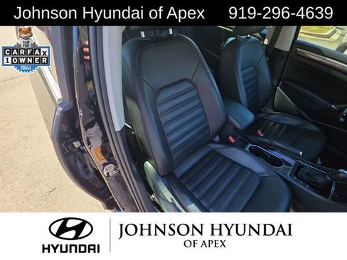 Used 2016 Volkswagen Passat 1.8T SEL Premium image 21