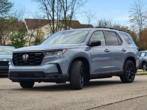 Certified 2025 Honda Pilot Black Edition image 28