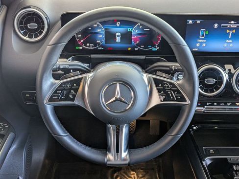 Used 2025 Mercedes-Benz GLA 250 image 21
