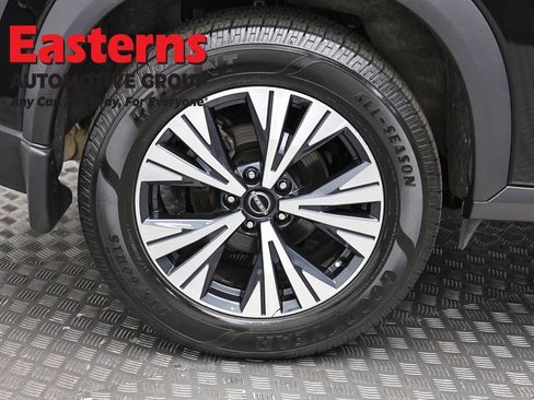 Used 2023 Nissan Rogue SV AWD/4WD image 30