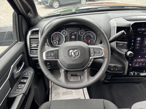 Used 2025 RAM 2500 Big Horn AWD/4WD image 36