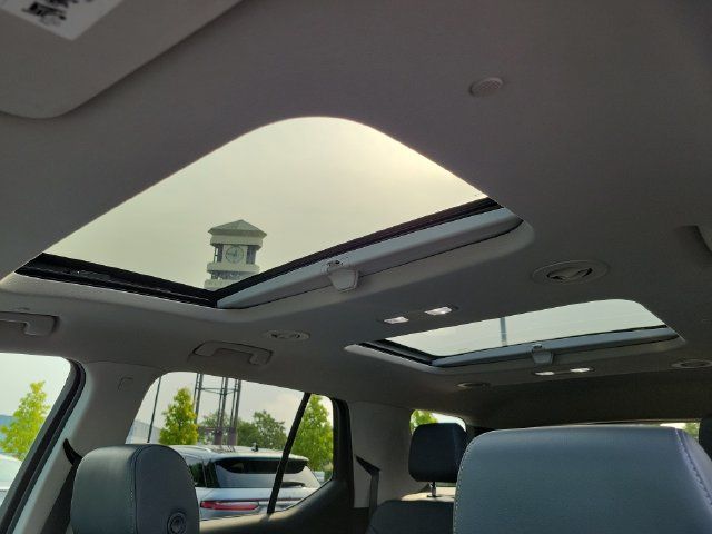 Used 2018 Chevrolet Traverse LT AWD/4WD image 9