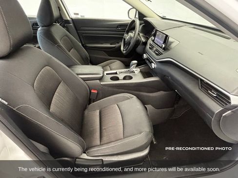 Used 2023 Nissan Altima 2.5 S FWD image 9