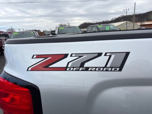 Used 2018 Chevrolet Silverado 1500 LT w/ LPO, Black Pack image 10