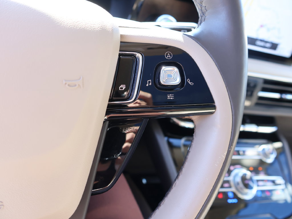 Used 2021 Lincoln Corsair Reserve AWD/4WD image 31