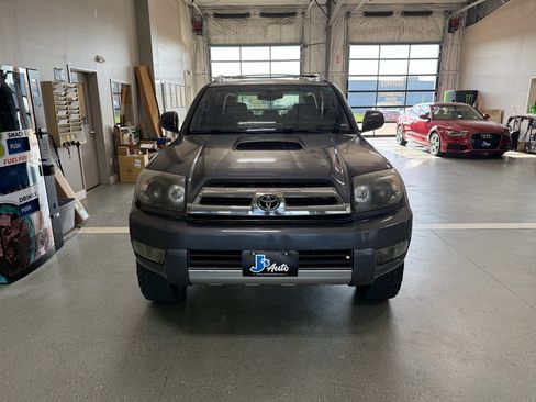 Used 2004 Toyota 4Runner Limited AWD/4WD image 3