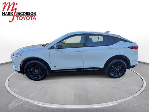 Used 2025 Buick Envista Sport Touring image 14