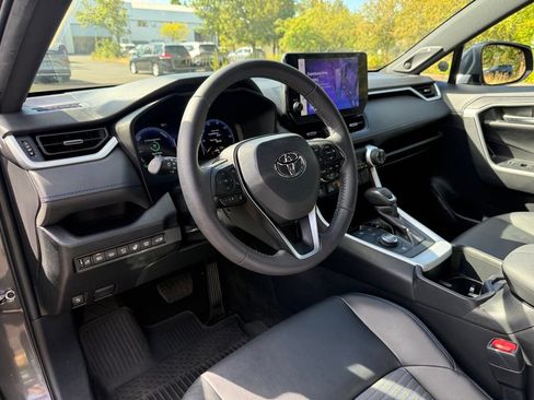 Used 2023 Toyota RAV4 XSE AWD/4WD image 13