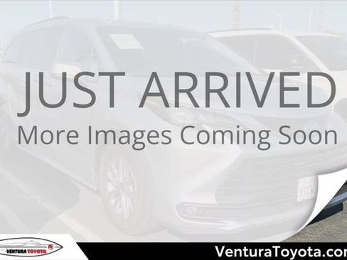 Certified 2025 Toyota Sienna XLE FWD image 1